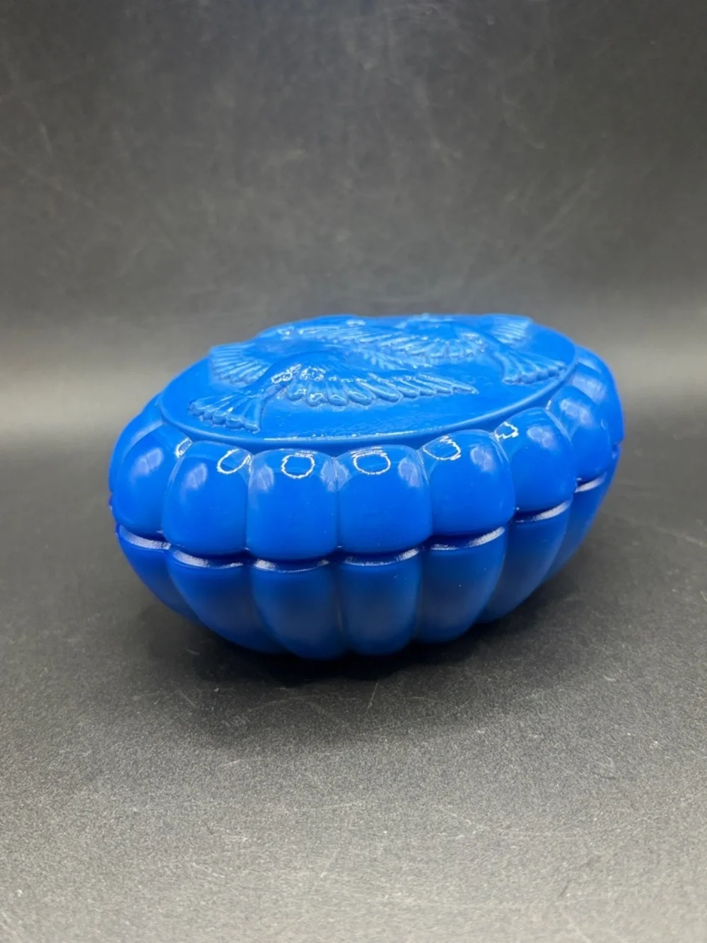 Vintage Lapis Blue Mottled Slag Glass Doves Birds Peace Olive Branch Dresser Box
